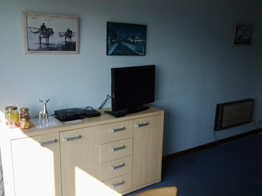 Zonnig Appartement Met Zeezicht Koksijde Luaran gambar